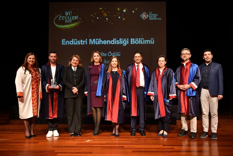 İKÜ Ödülleri 2025’te Bölümümüz ve Öğretim Üyelerimiz Ödüllendirildi