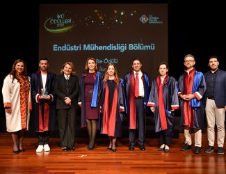 İKÜ Ödülleri 2025’te Bölümümüz ve Öğretim Üyelerimiz Ödüllendirildi